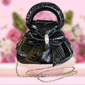 BLACK PATENT LEATHER PARTY PURSE